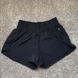Lululemon Tracker Short V 4”